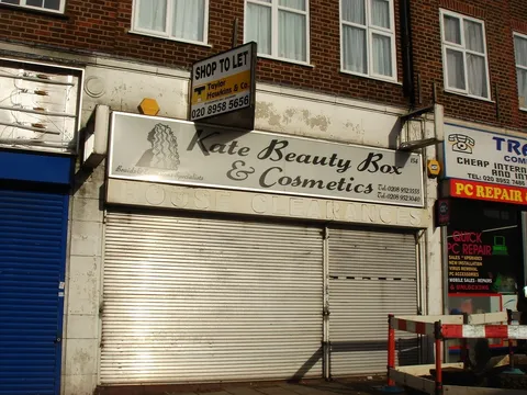 154_BURNT_OAK_BROADWAY.jpg