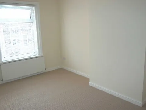 bed2.jpg