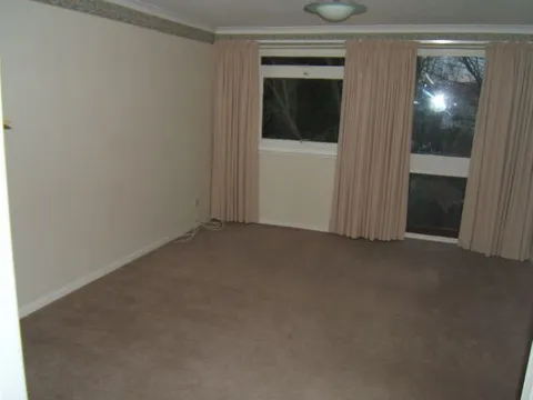 120_Harrowdene_Gardens_-_Lounge_1.jpg