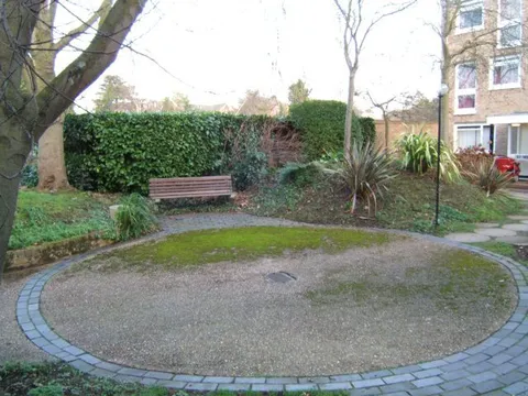 120_Harrowdene_Gardens_-_Grounds_1.jpg