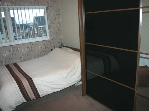 bed1.jpg