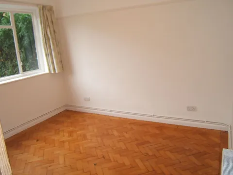 17_Fulwood_Gdns_-_Second_bedroom_22-12-09.jpg