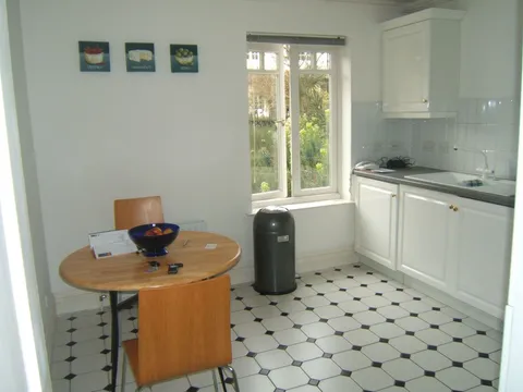 43_Cambridge_Rd__Flat_1_-_Kitchen.jpg