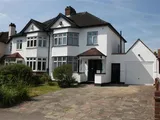 Pettits Lane - Romford - RM1