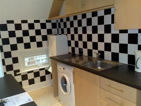Kitchen_3.jpg