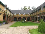Farnham Road, Farnham