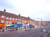 17 Parade Mansions, Vivian Avenue, Hendon, NW4