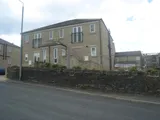 Moins Close, Halifax HX2