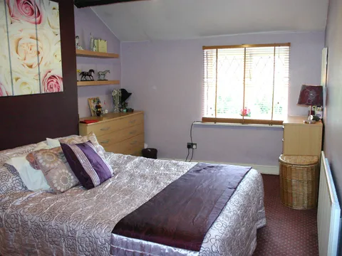 bedroom1.jpg