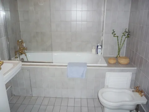 Chelwood_42_bath_2_8_11.jpg