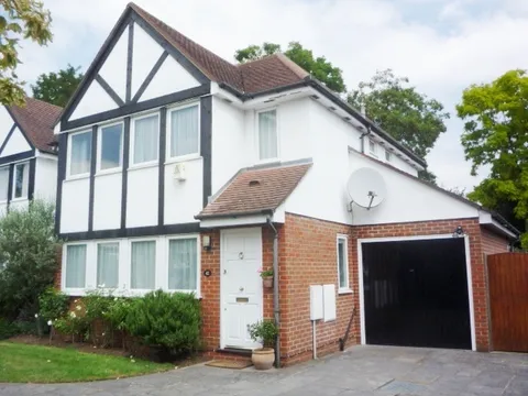 Chelwood_Gardens__42_-_Front_External_-_July_2011.jpg
