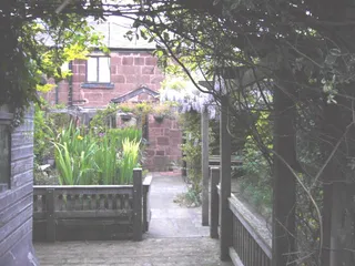 Main Image 30257_200392537_IMG_00.jpg