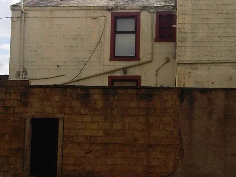 Side_of_Building_-_1.jpg