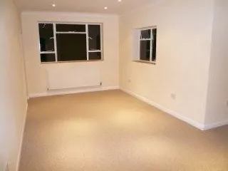 91b_Stanmore_Hill_-_Bedroom.jpg