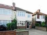 Kneller Gardens, Isleworth