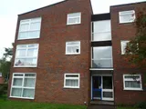 2 Bedroom Grand Floor Flat. Mansfield Gardens, Hertford, SG14