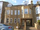 Dresden Road, Whitehall Park