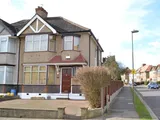 Bethune Avenue, Friern Barnet