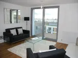 Brand new apartment - 20 Minutes to Bank
