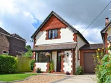 3 bedroom Link Detached House in Washington