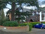 10 Fairholme Gardens, Farnham, Surrey, GU9