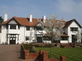 Grade II Listed Old Manor House Flat in Penn