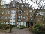 17 Oakleigh Park North

