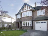 Pine Walk, Surbiton, KT5