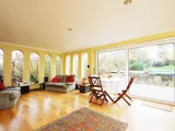 Oaken Lane, Esher