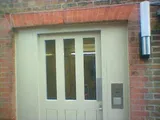 Great size, two bedroom flat with private courtyard!