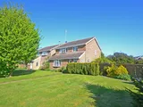 4 bedroom Detached House in Storrington